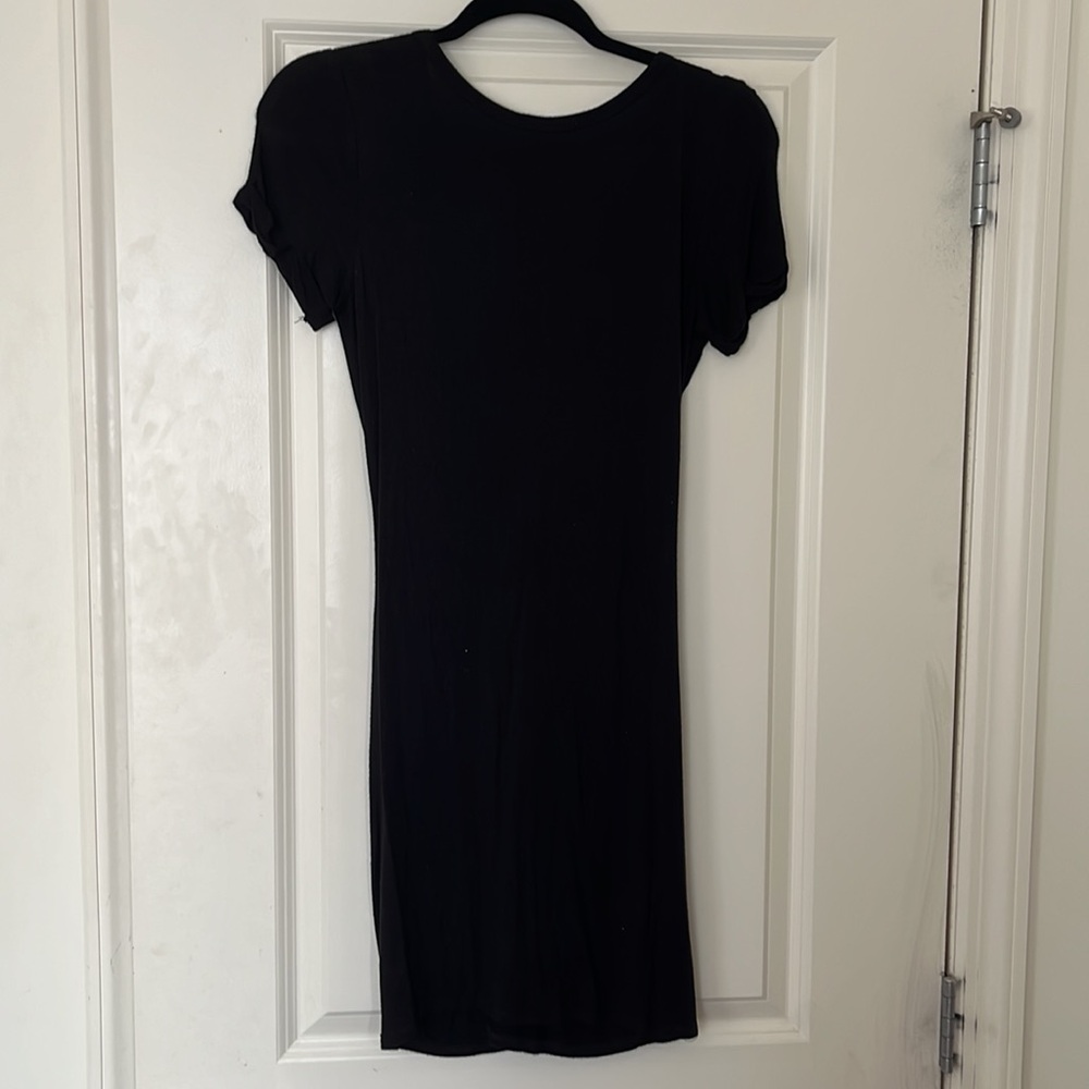 Black dress with slits in the stomach - Picture 3 of 4